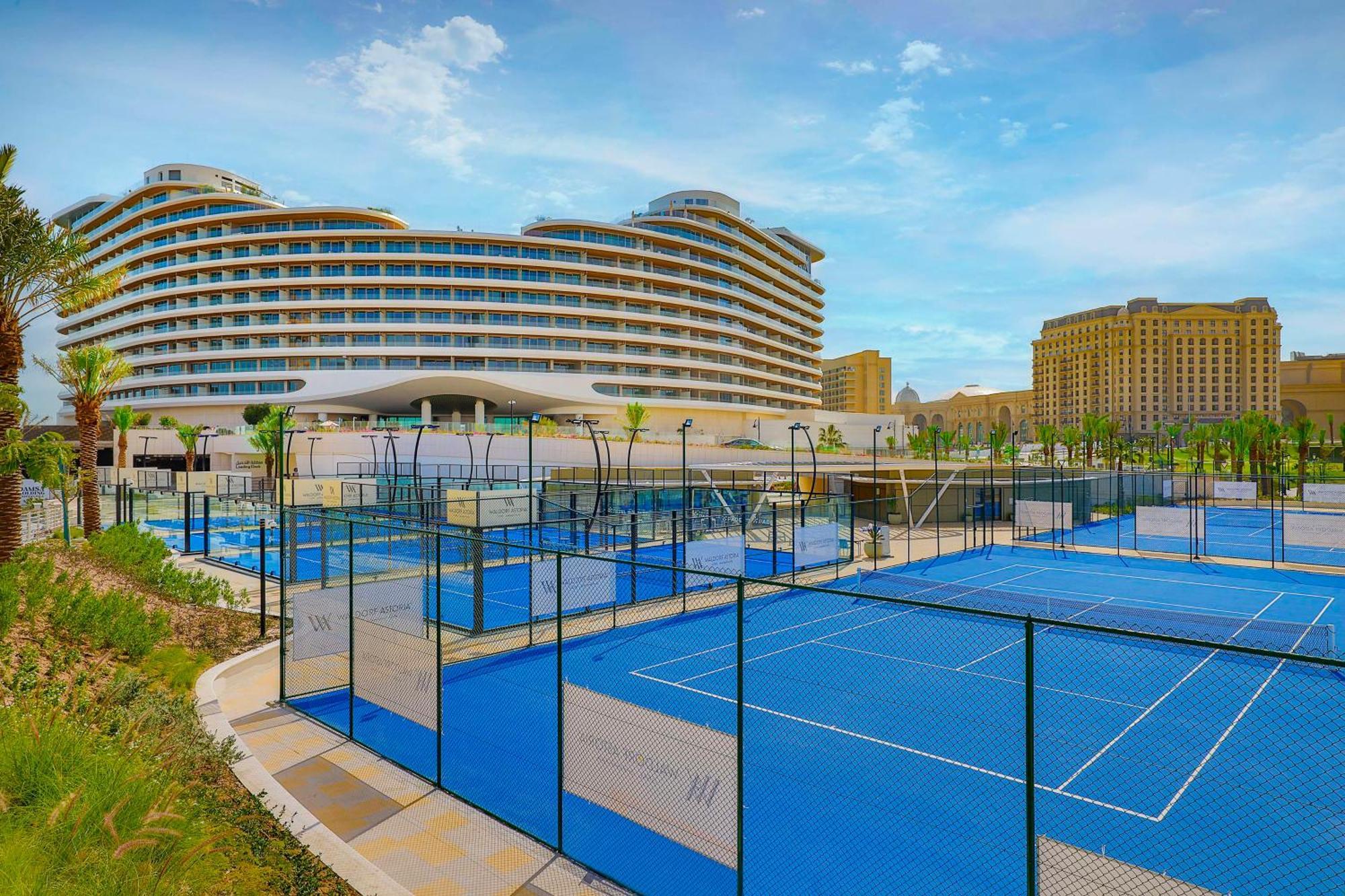 Waldorf Astoria Doha Lusail Luaran gambar Tennis courts at Jumeirah Royal Mirage